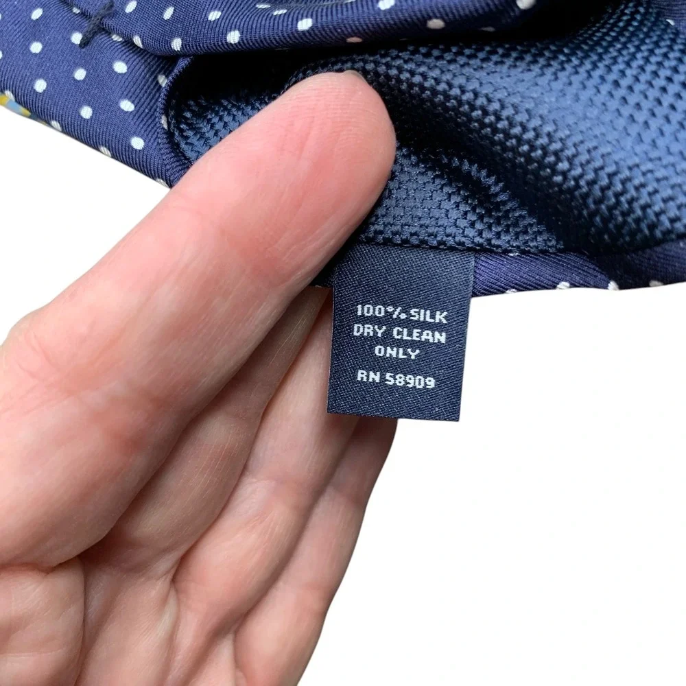 Roundtree & Yorke Trademark yellow and blue 100% silk fish and fishbone‎ tie